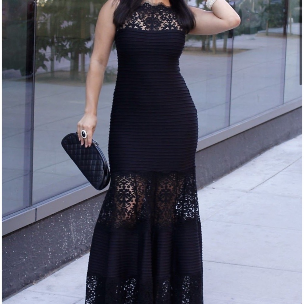 Tadashi Shoji navy blue lace mermaid gown size PXS
